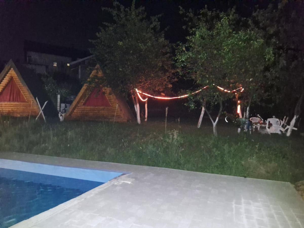 Bungalovi Lana SJJ Buitenkant foto